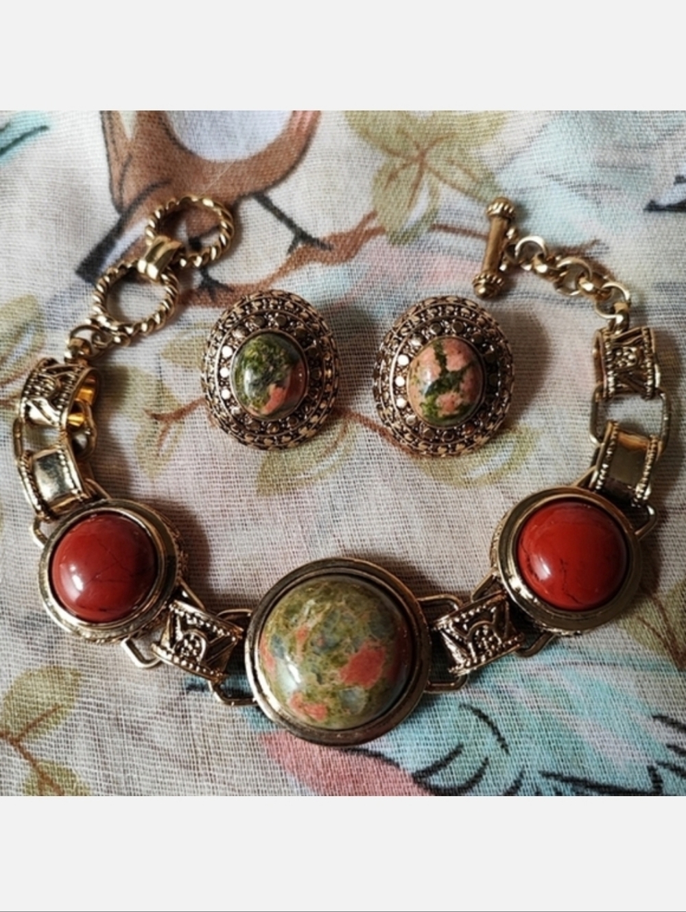 Unakite Stone Bracelet and Pierced Earrings Brass Tone Setting EUC Vintage